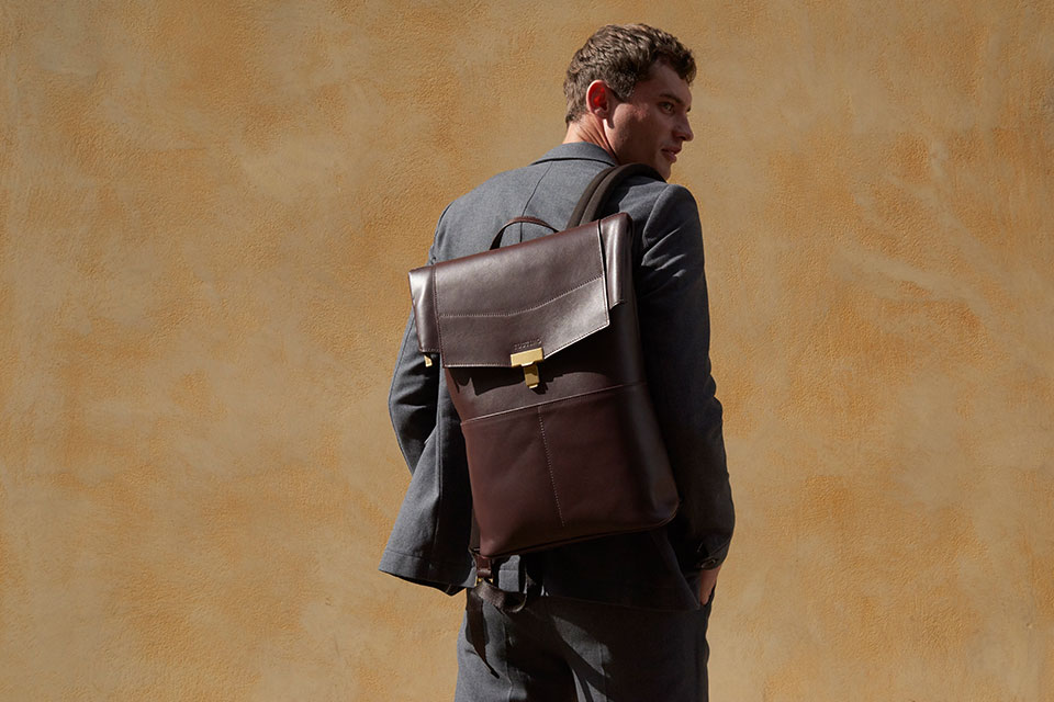 Backpacks vs. Briefcases, the pros, cons and how to choose